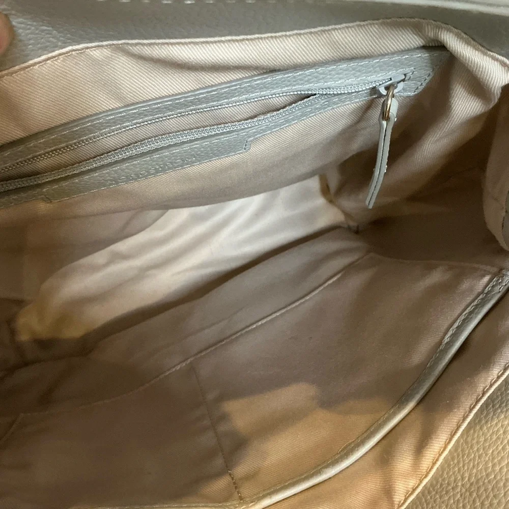 Elegant Pebble Grain Leather Backpack Midsize in Grey